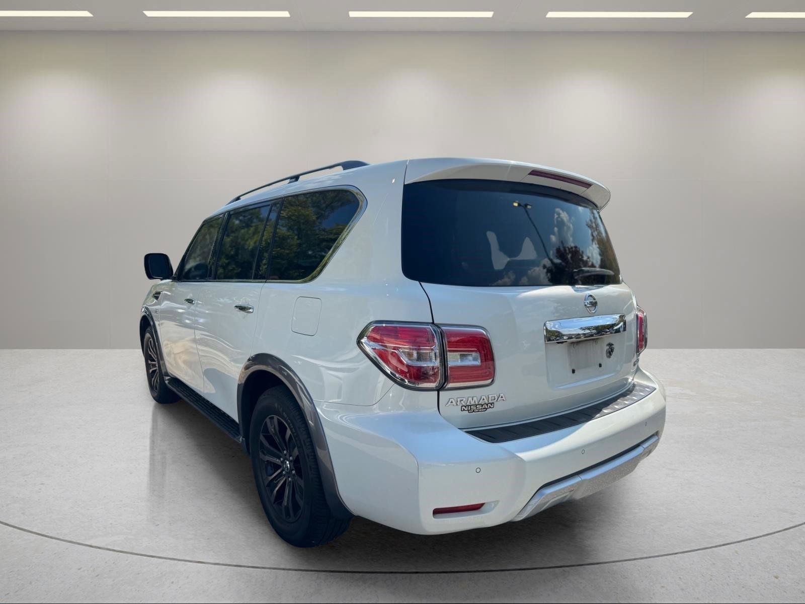 Used 2017 Nissan Armada Platinum w/ Captain Seat Package RWD image 7