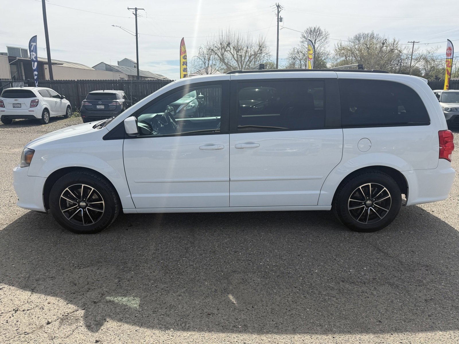 Used 2016 Dodge Grand Caravan R/T image 4