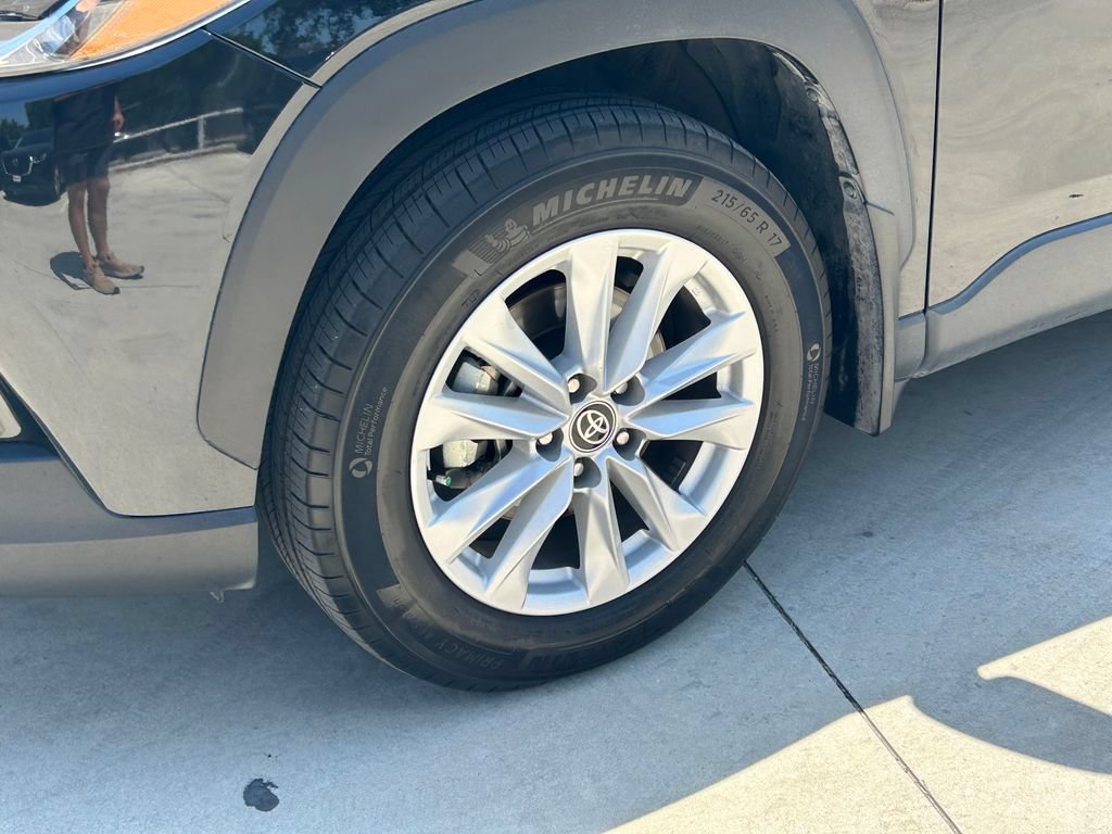 Certified 2023 Toyota Corolla Cross LE FWD image 9