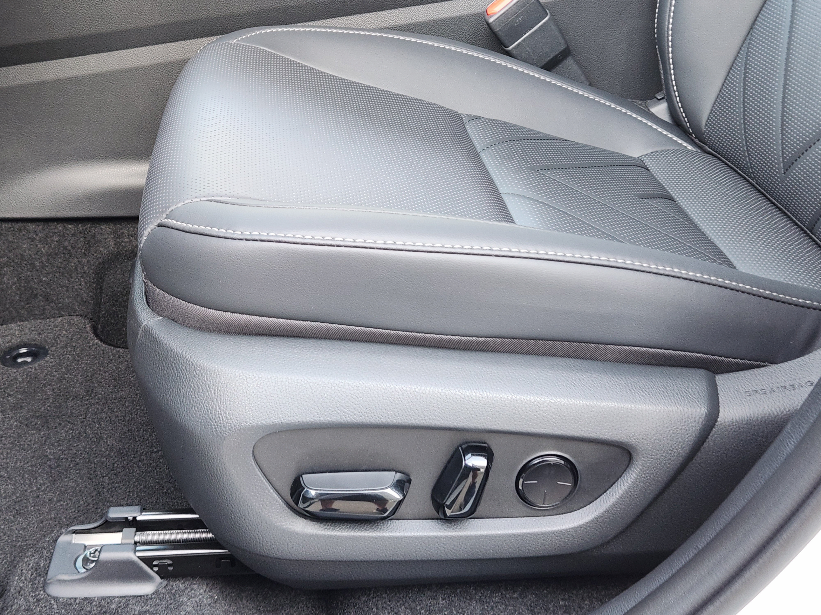 New 2026 Lexus NX 450h+ AWD w/ Luxury Package image 14