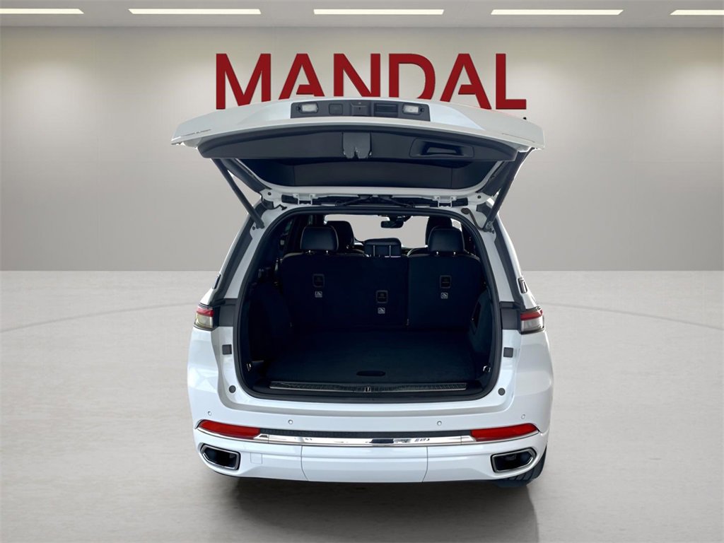 Used 2022 Jeep Grand Cherokee Overland w/ Luxury Tech Group IV image 24