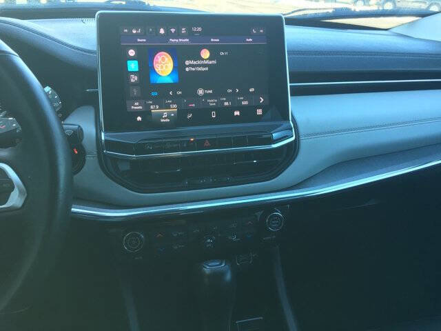 Used 2022 Jeep Compass Limited image 21