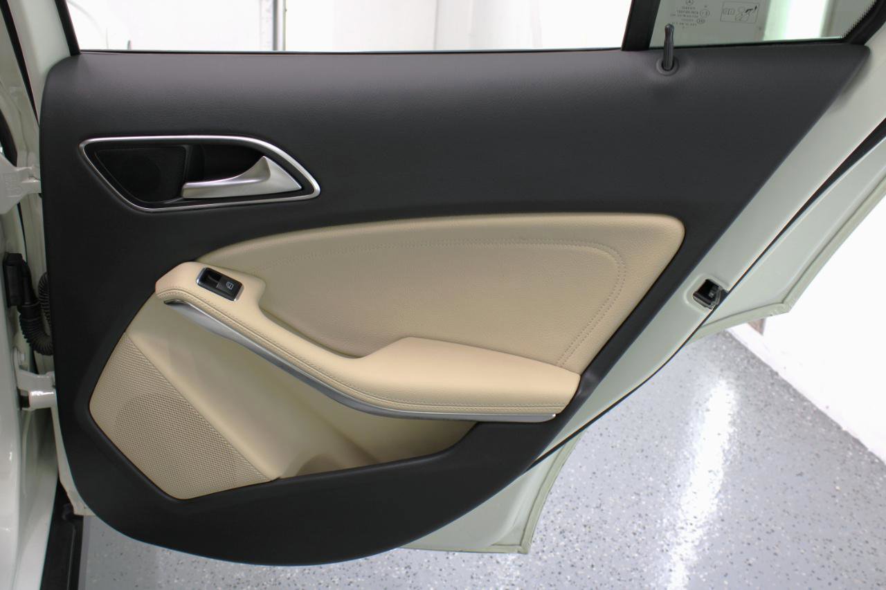 Used 2015 Mercedes-Benz GLA 250 image 43