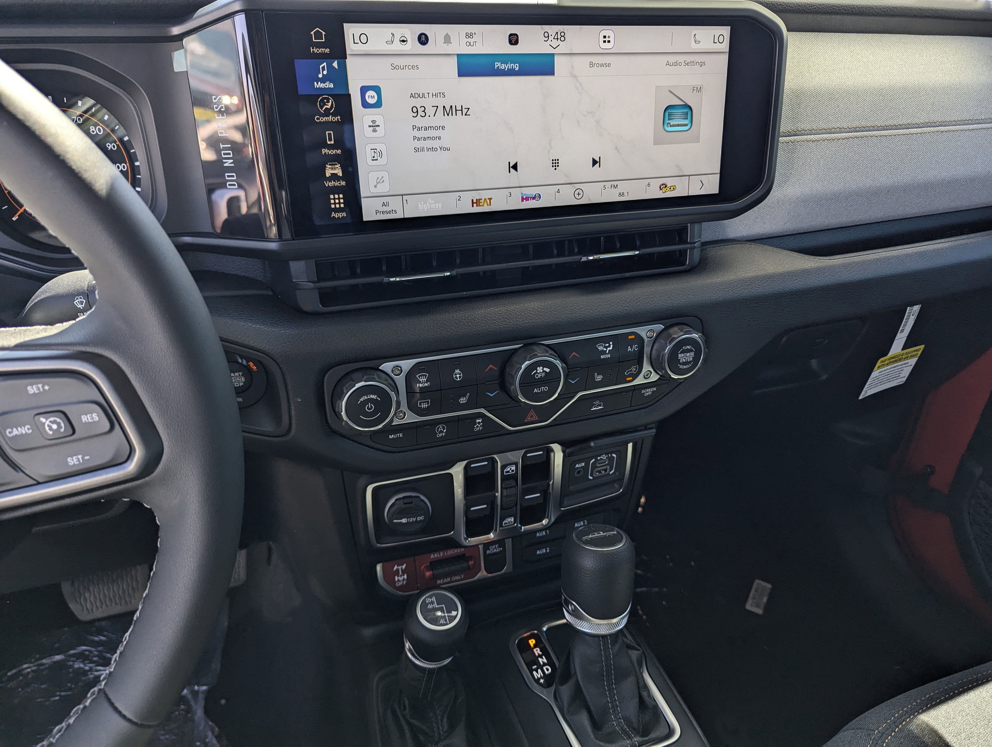 New 2025 Jeep Gladiator Willys image 12