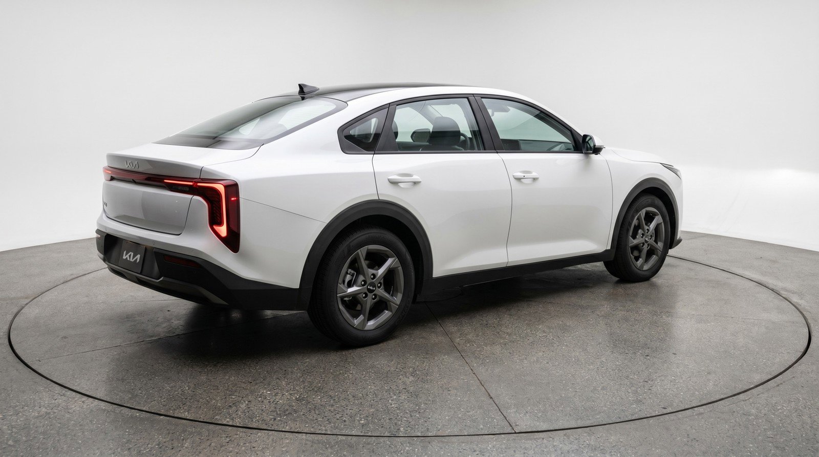 Used 2025 Kia K4 LXS FWD image 9