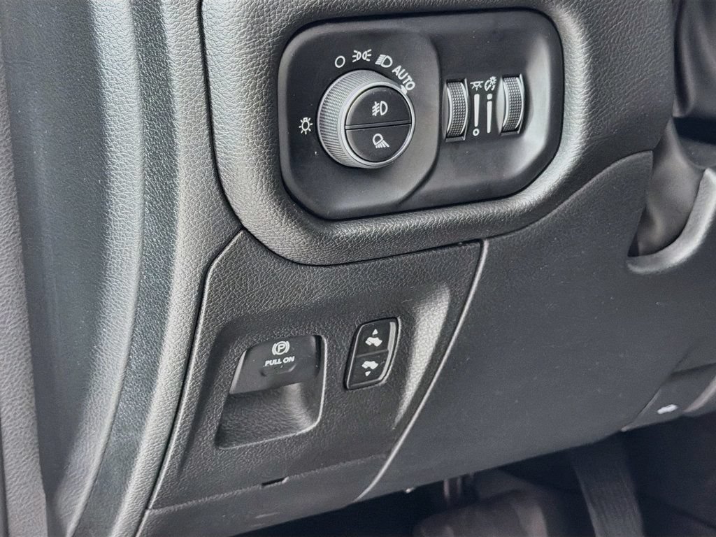 Used 2025 RAM 1500 Big Horn AWD/4WD image 10