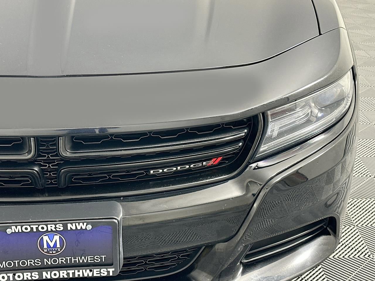 Used 2016 Dodge Charger SXT RWD image 4