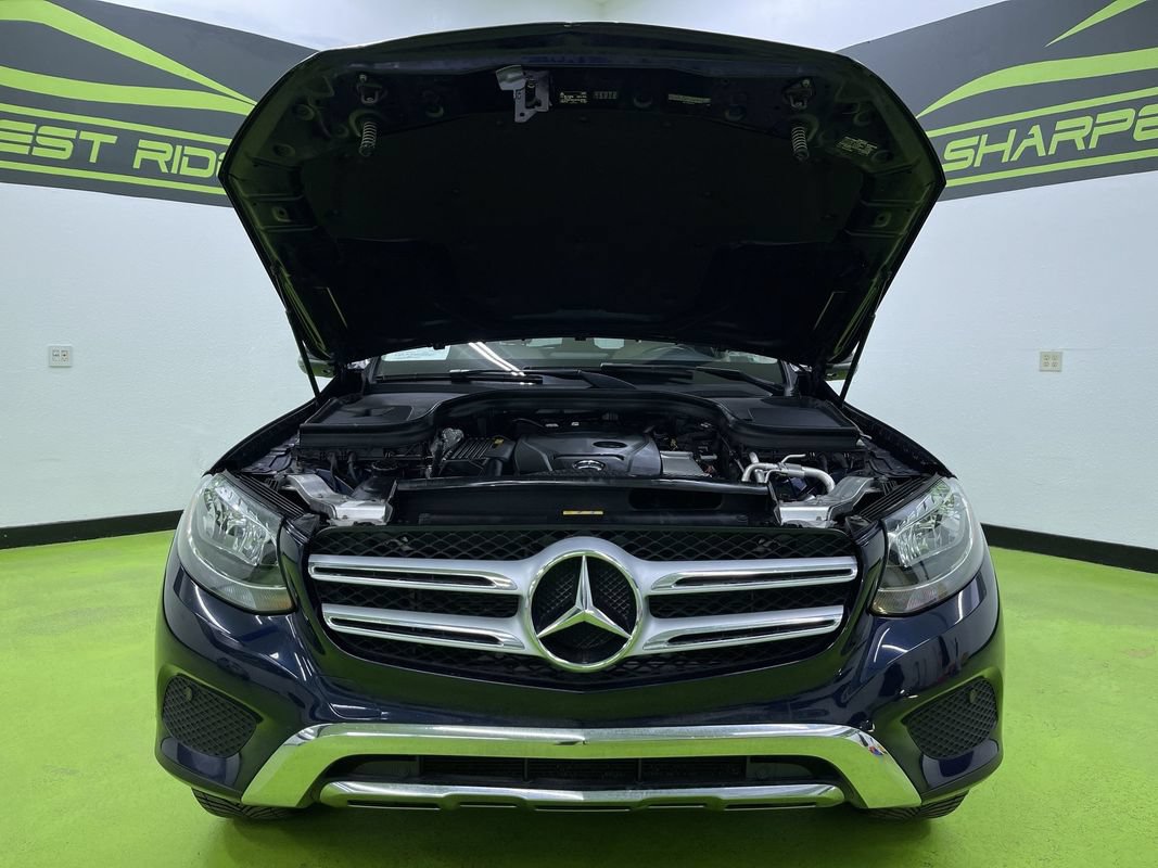 Used 2018 Mercedes-Benz GLC 300 4MATIC image 4
