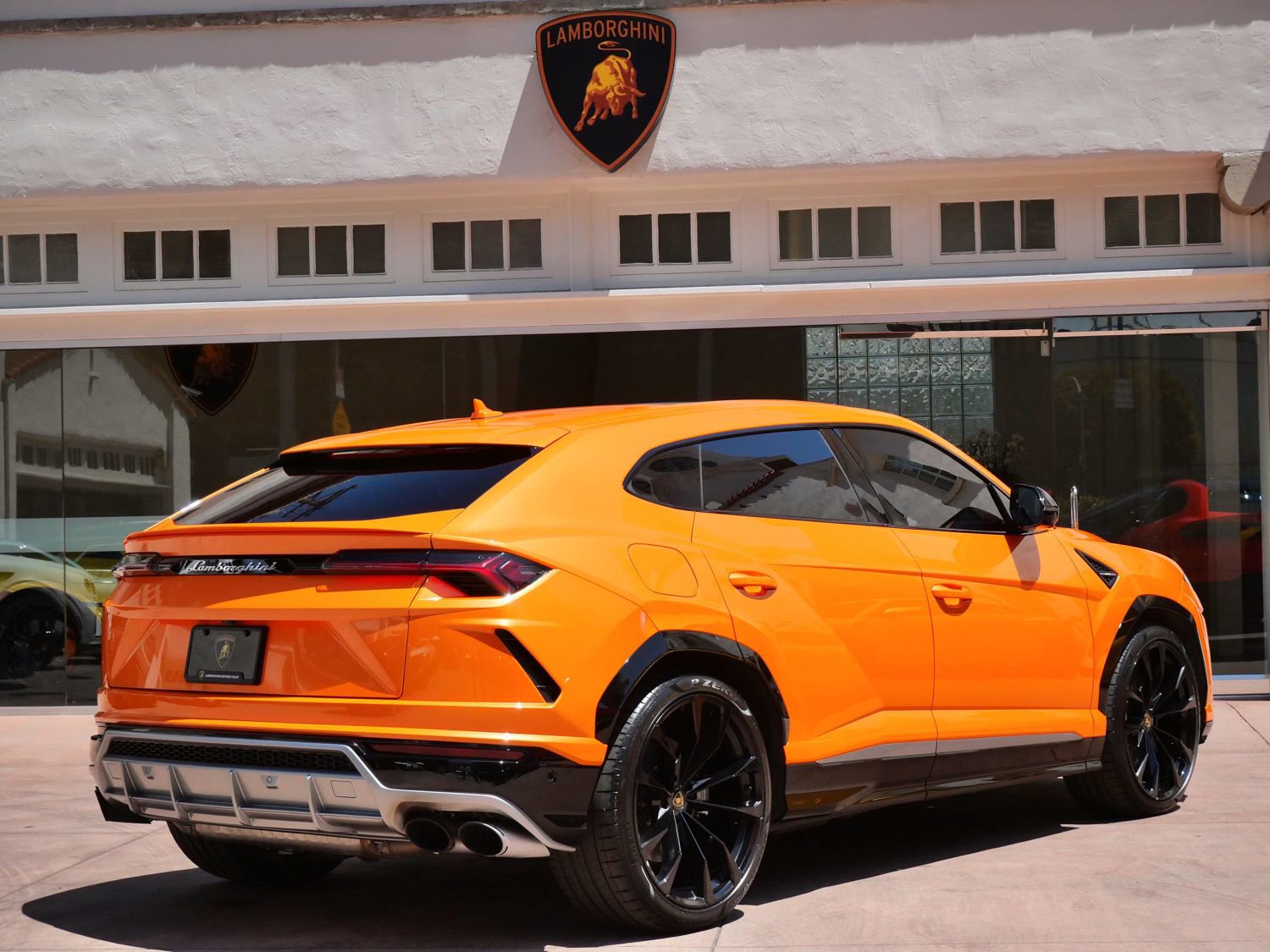 Used 2021 Lamborghini Urus AWD/4WD image 3