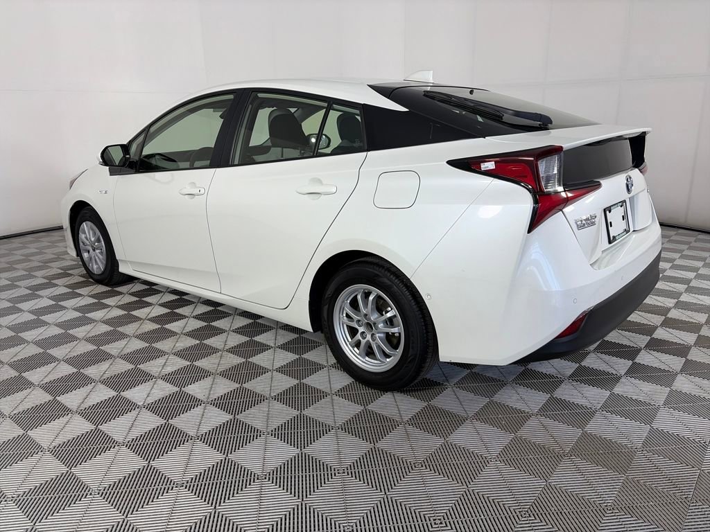 Used 2020 Toyota Prius LE w/ Carpet Mat Package image 5
