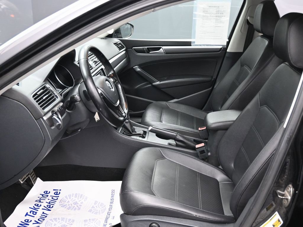 Used 2016 Volkswagen Passat 1.8T R-Line image 14