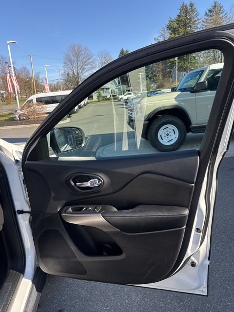 Used 2019 Jeep Cherokee Limited AWD/4WD image 21