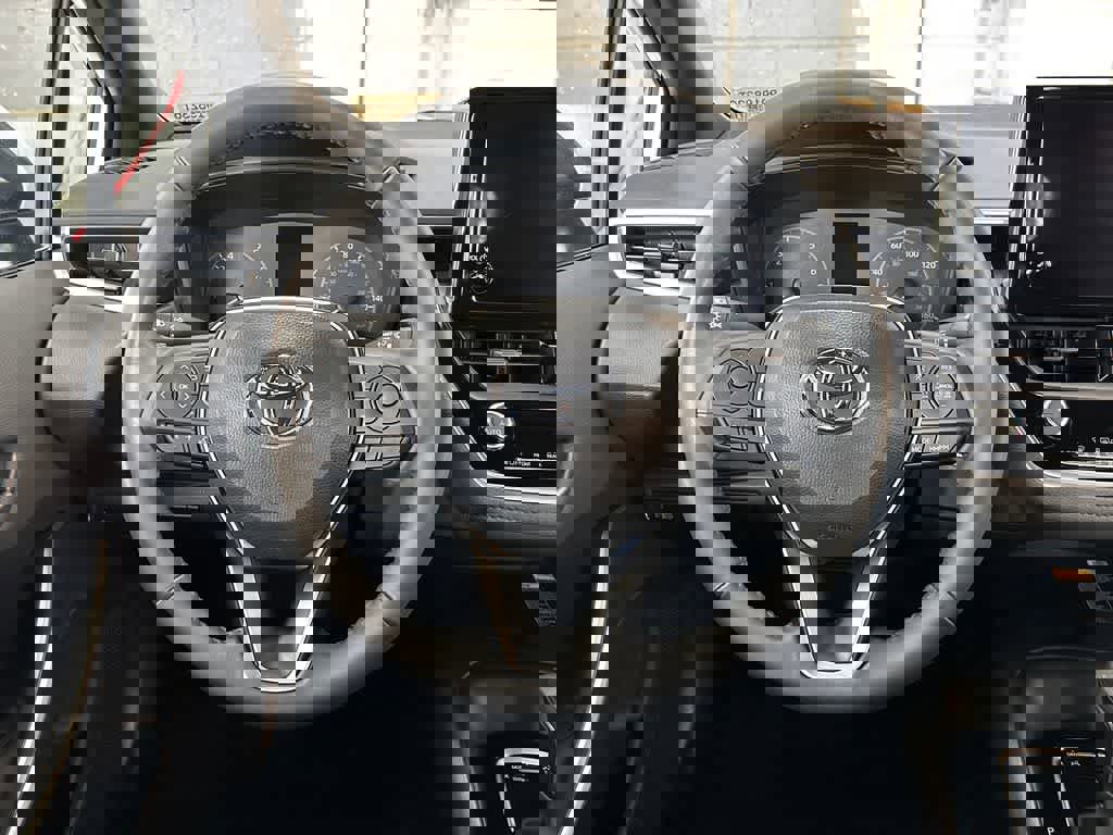 Used 2024 Toyota Corolla SE w/ SE Premium Package FWD image 16