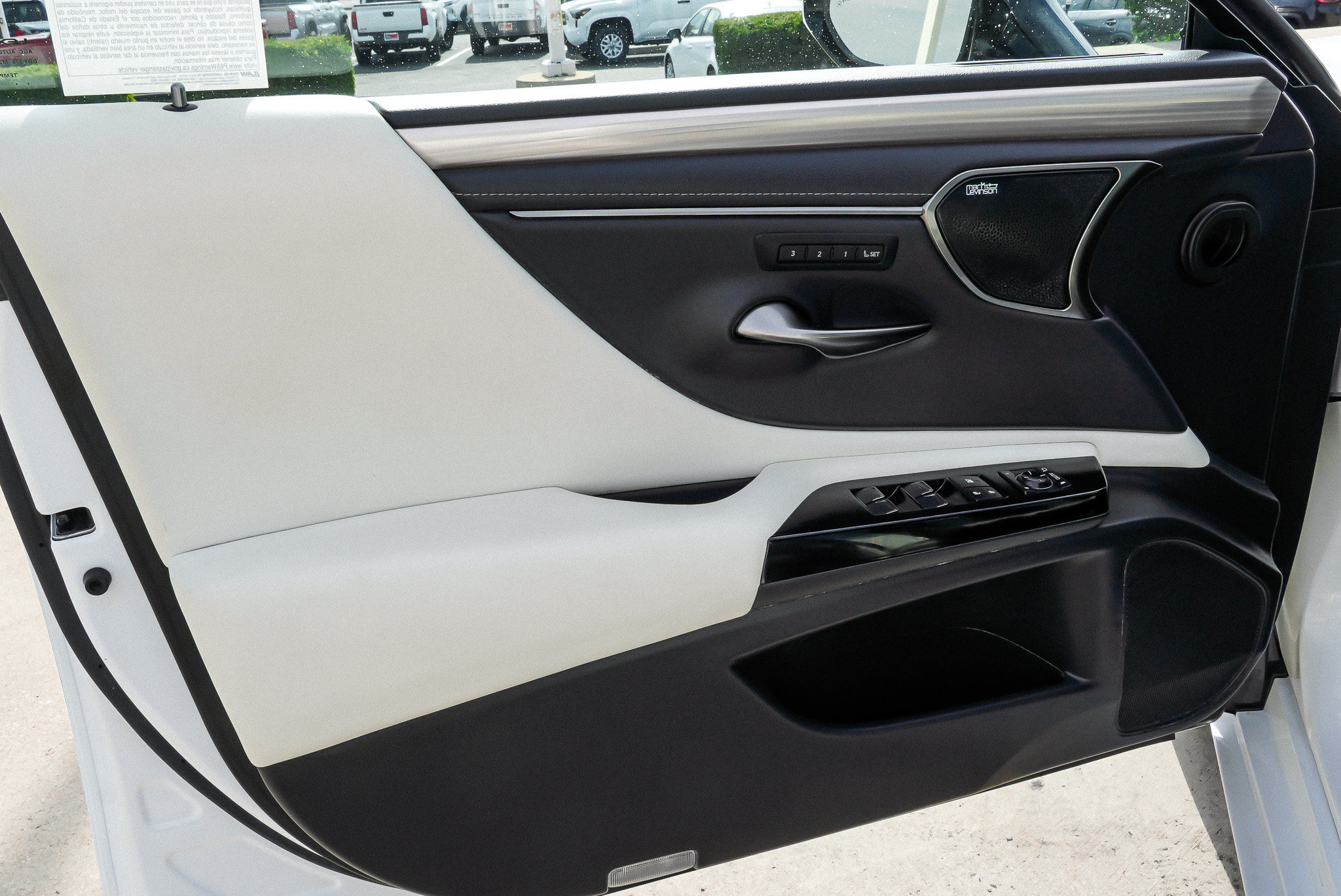 Used 2023 Lexus ES 350 F Sport w/ Accessory Package (Z2) FWD image 21