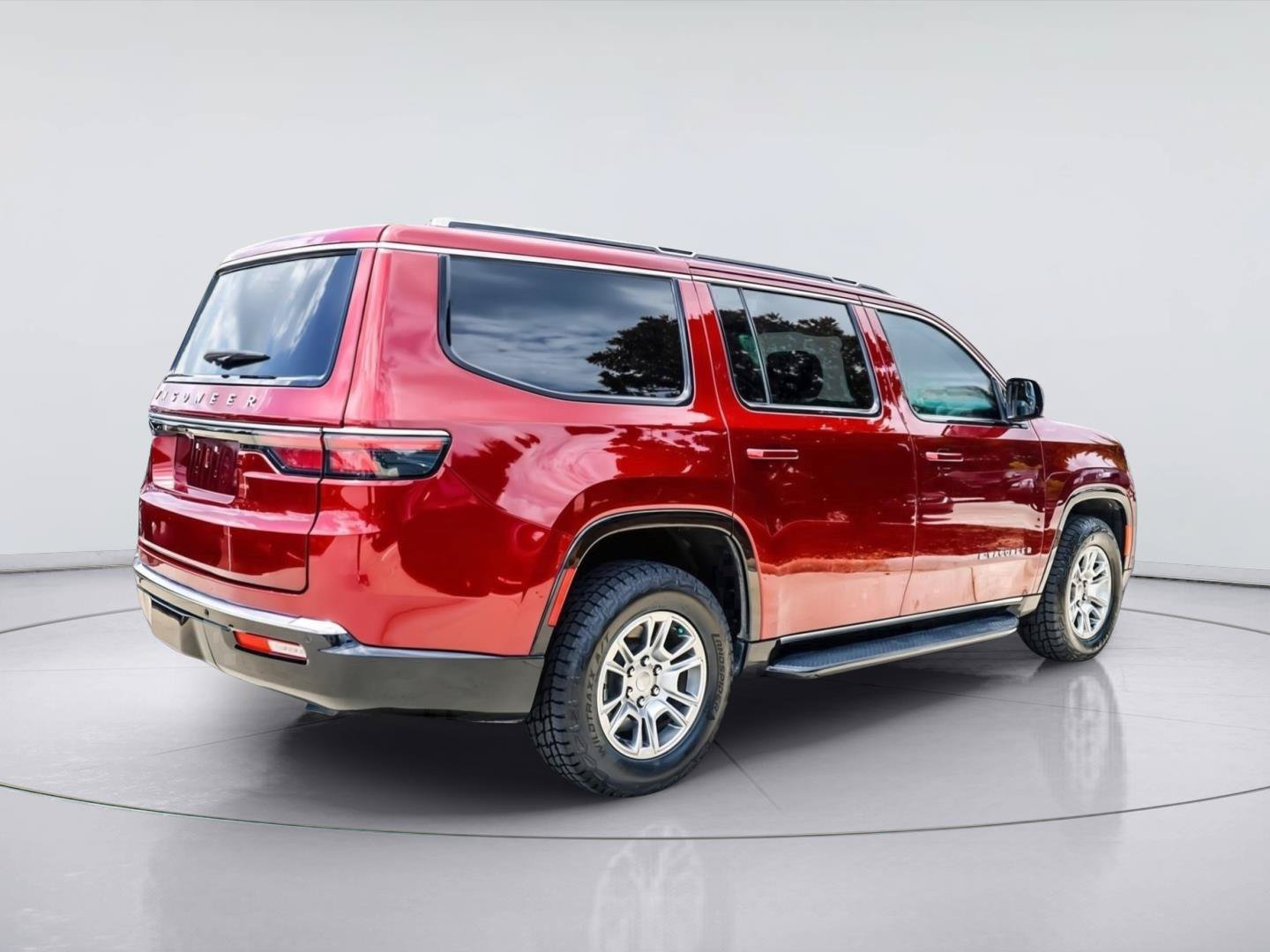 Used 2023 Jeep Wagoneer 4WD image 8
