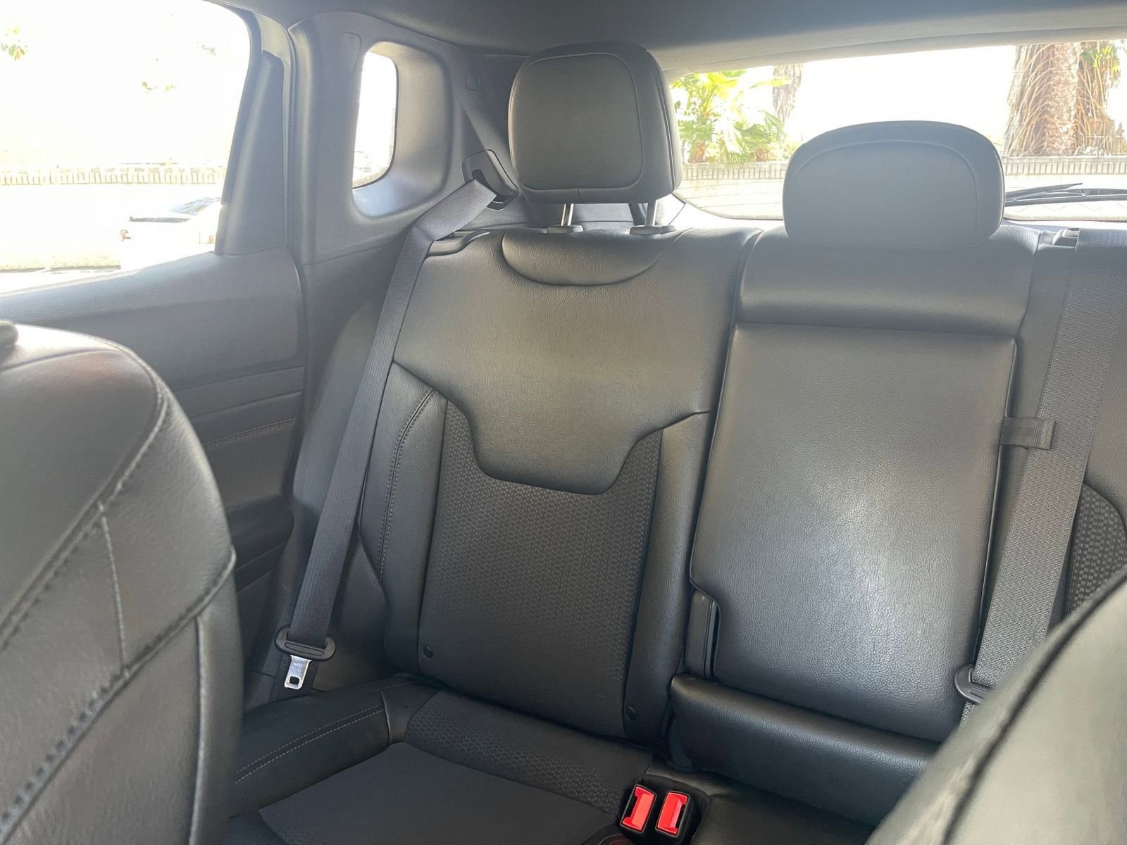 Used 2025 Jeep Compass Trailhawk image 38