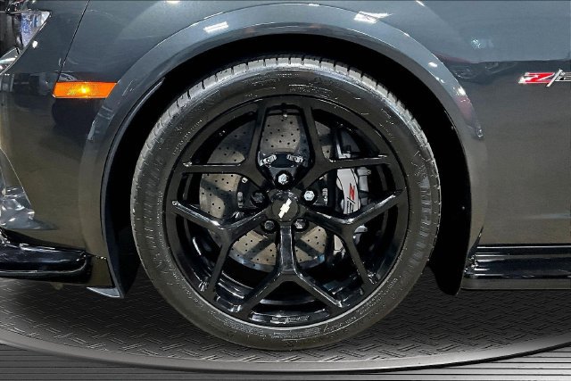 Used 2015 Chevrolet Camaro Z/28 RWD image 28