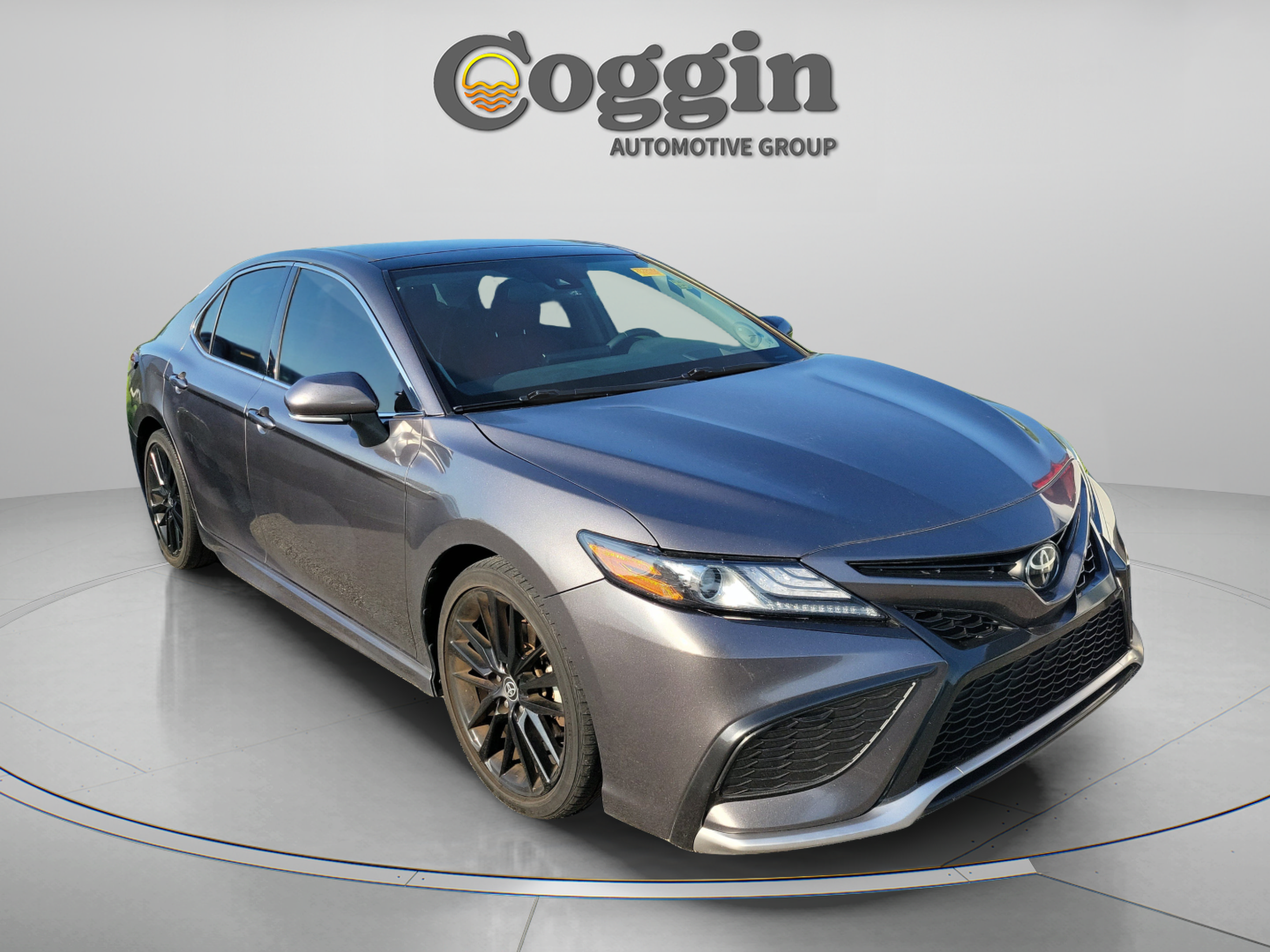 Used 2022 Toyota Camry XSE FWD image 7