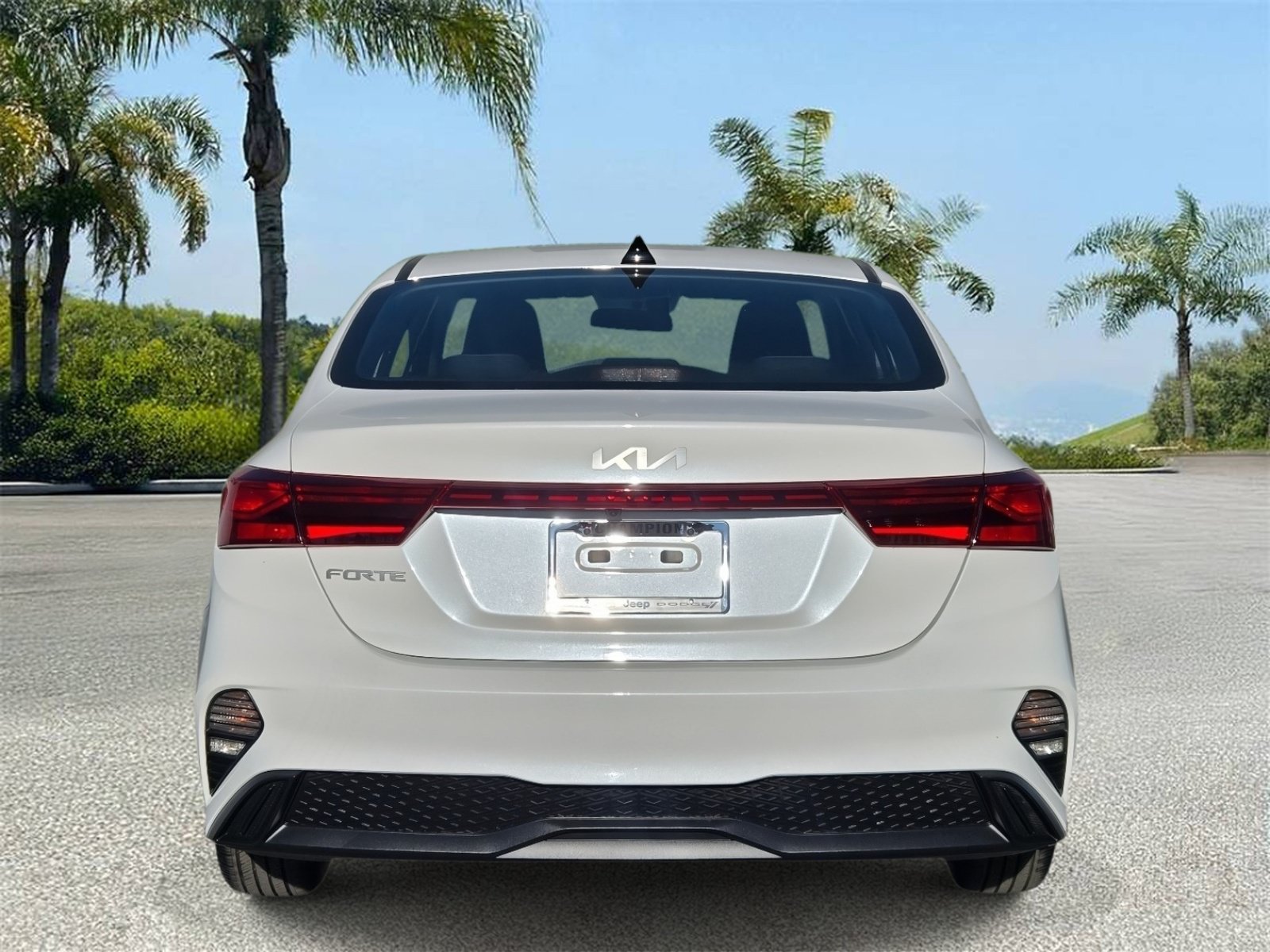 Used 2024 Kia Forte LXS w/ LXS Technology Package FWD image 5