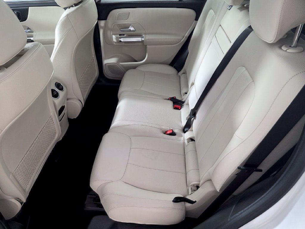 New 2026 Mercedes-Benz GLB 250 image 11