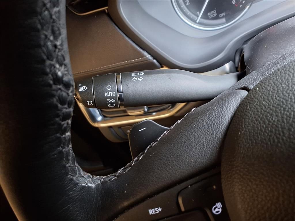 Certified 2023 Cadillac XT4 Premium Luxury w/ Driver Assist Package image 9