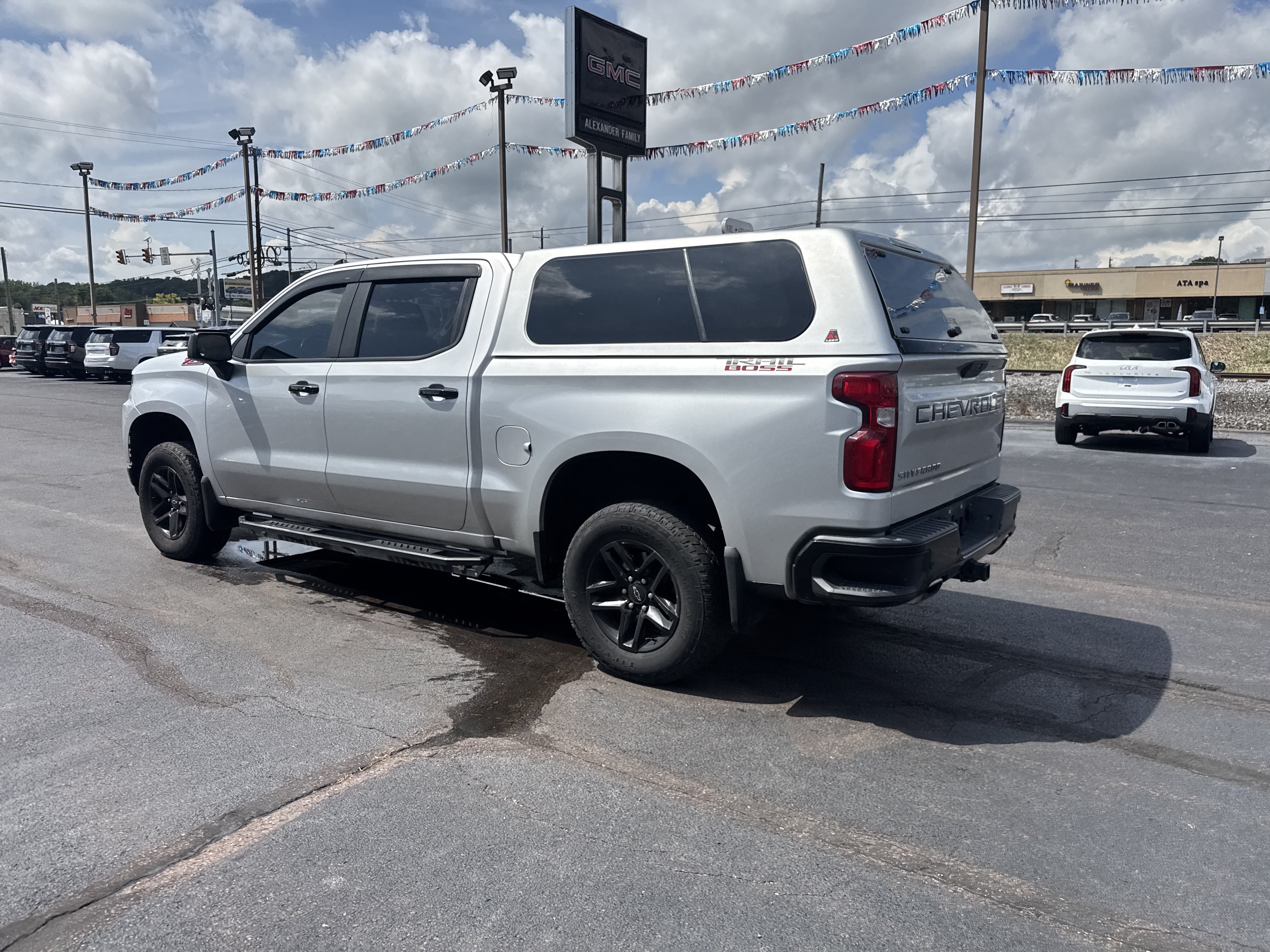 Used 2021 Chevrolet Silverado 1500 LT Trail Boss w/ Convenience Package II AWD/4WD image 6
