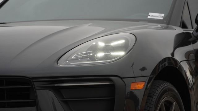 Used 2023 Porsche Macan image 4