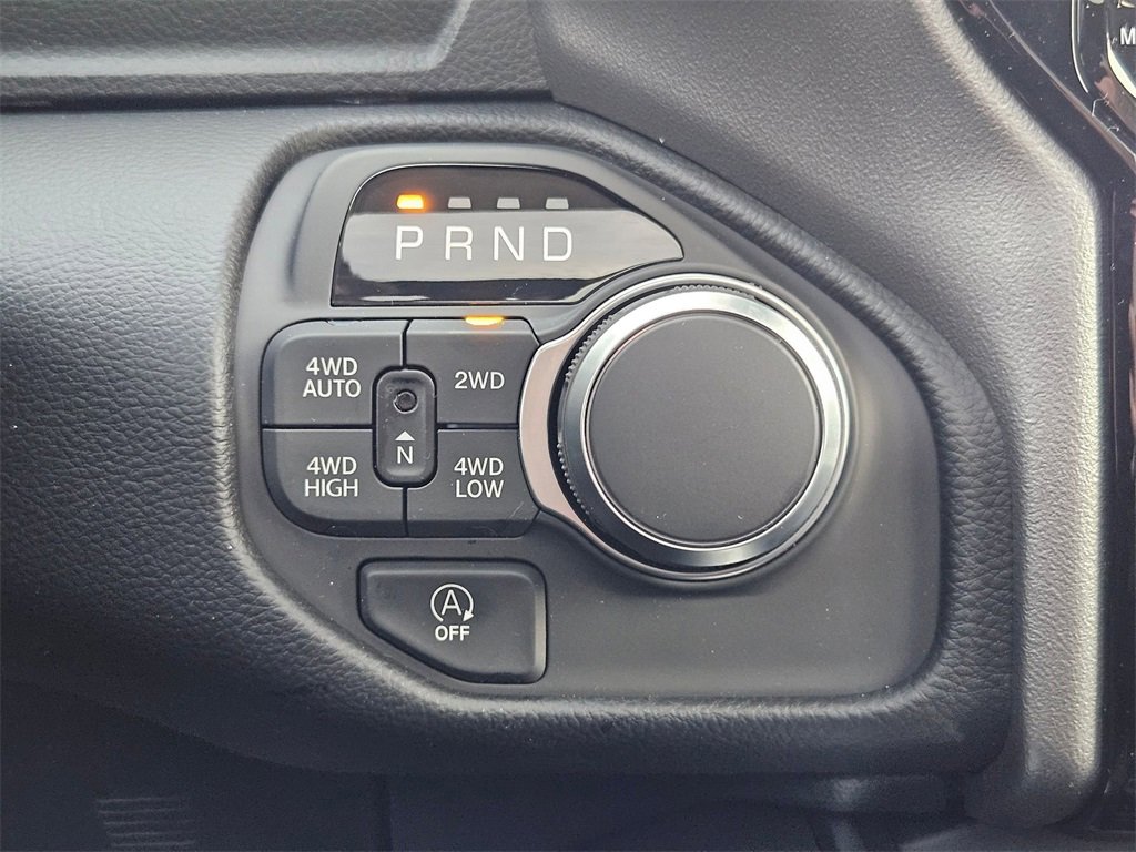 New 2026 RAM 1500 4x4 Crew Cab image 29