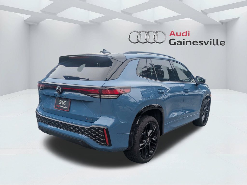 Used 2026 Volkswagen Tiguan SE R-Line AWD/4WD image 4