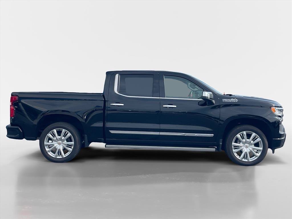 Used 2025 Chevrolet Silverado 1500 High Country AWD/4WD image 9