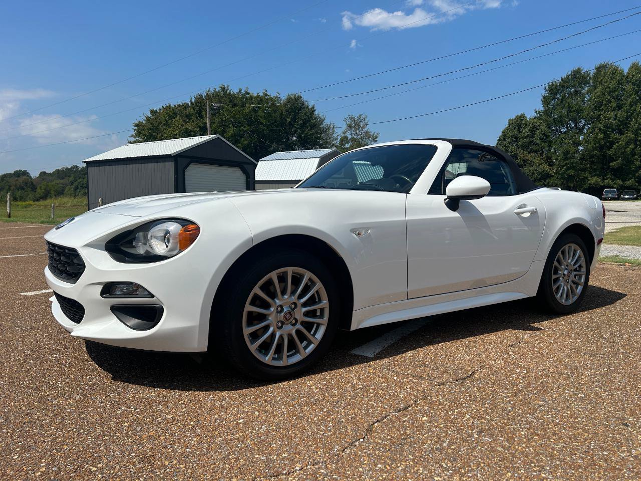 Used 2020 FIAT 124 Spider Classica w/ Technology Group RWD image 2