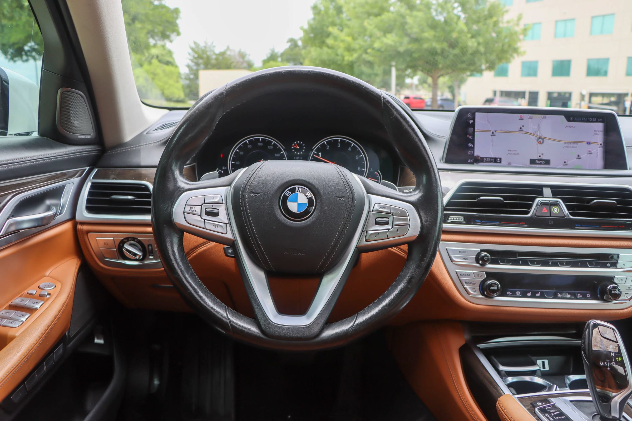 Used 2017 BMW 750i xDrive AWD/4WD image 28