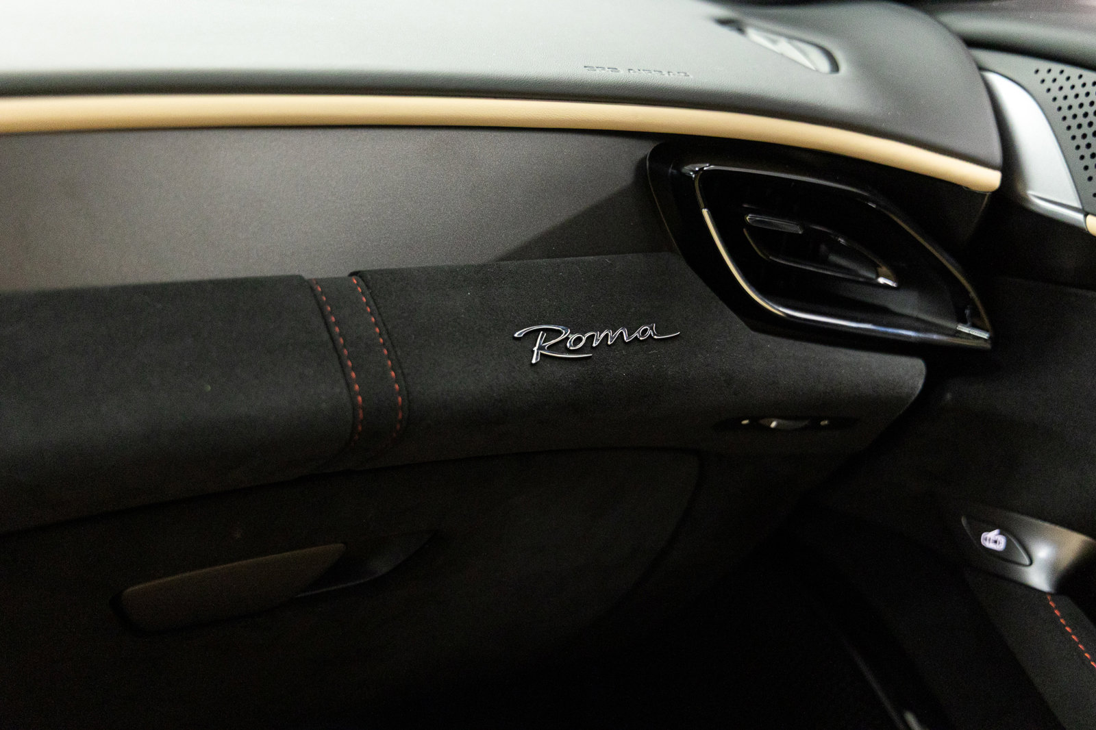 Used 2022 Ferrari Roma image 25