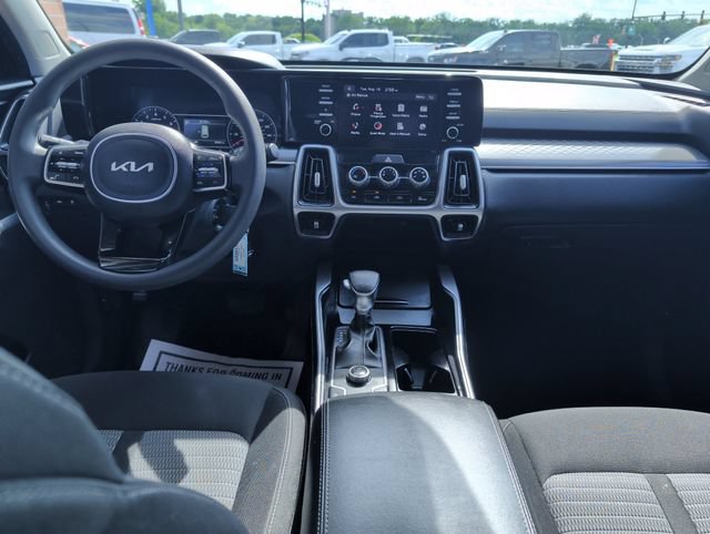 Used 2022 Kia Sorento LX AWD/4WD image 13