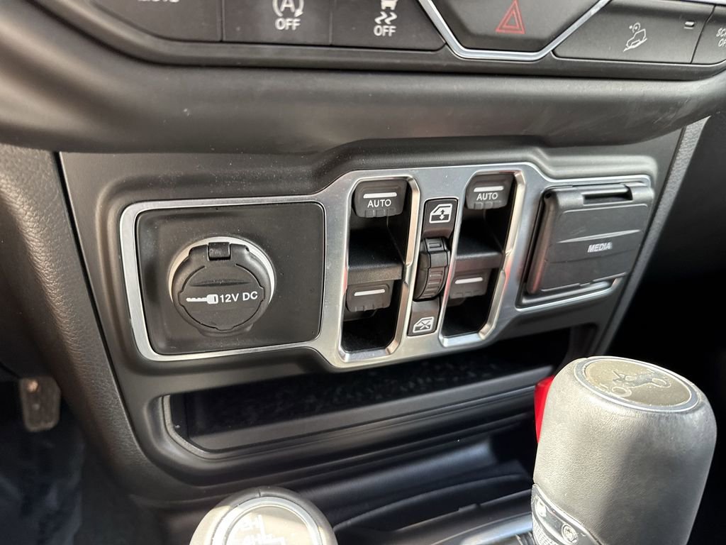 Used 2019 Jeep Wrangler Unlimited Sahara AWD/4WD image 48