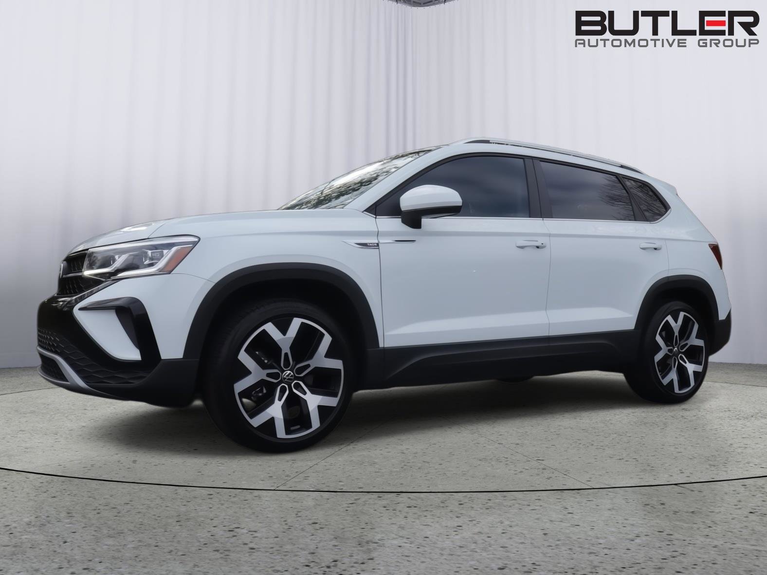 Used 2023 Volkswagen Taos SEL image 1