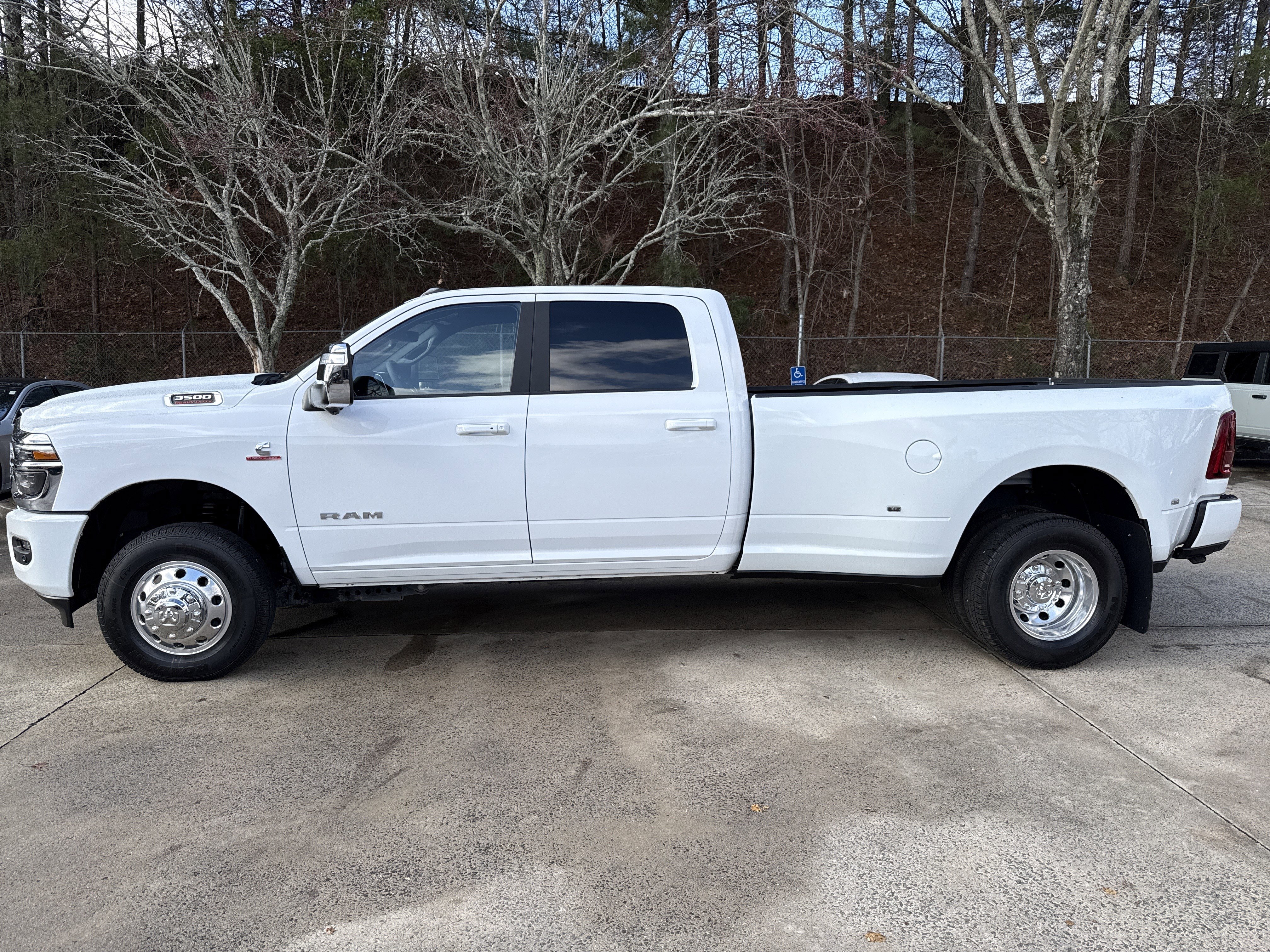 New 2025 RAM 3500 Laramie w/ Towing Technology Group image 4