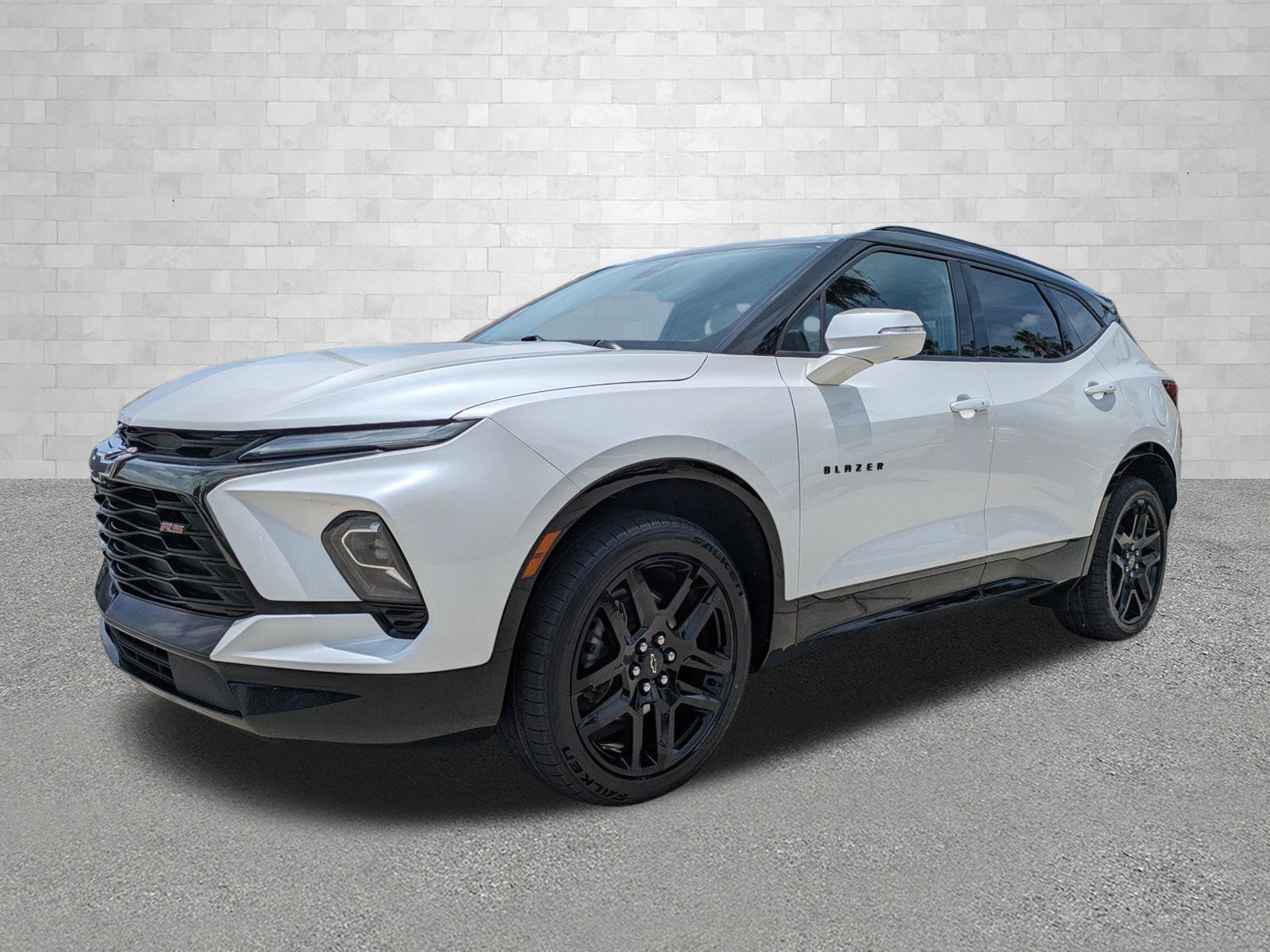 Used 2024 Chevrolet Blazer RS w/ Driver Confidence II Package FWD image 5