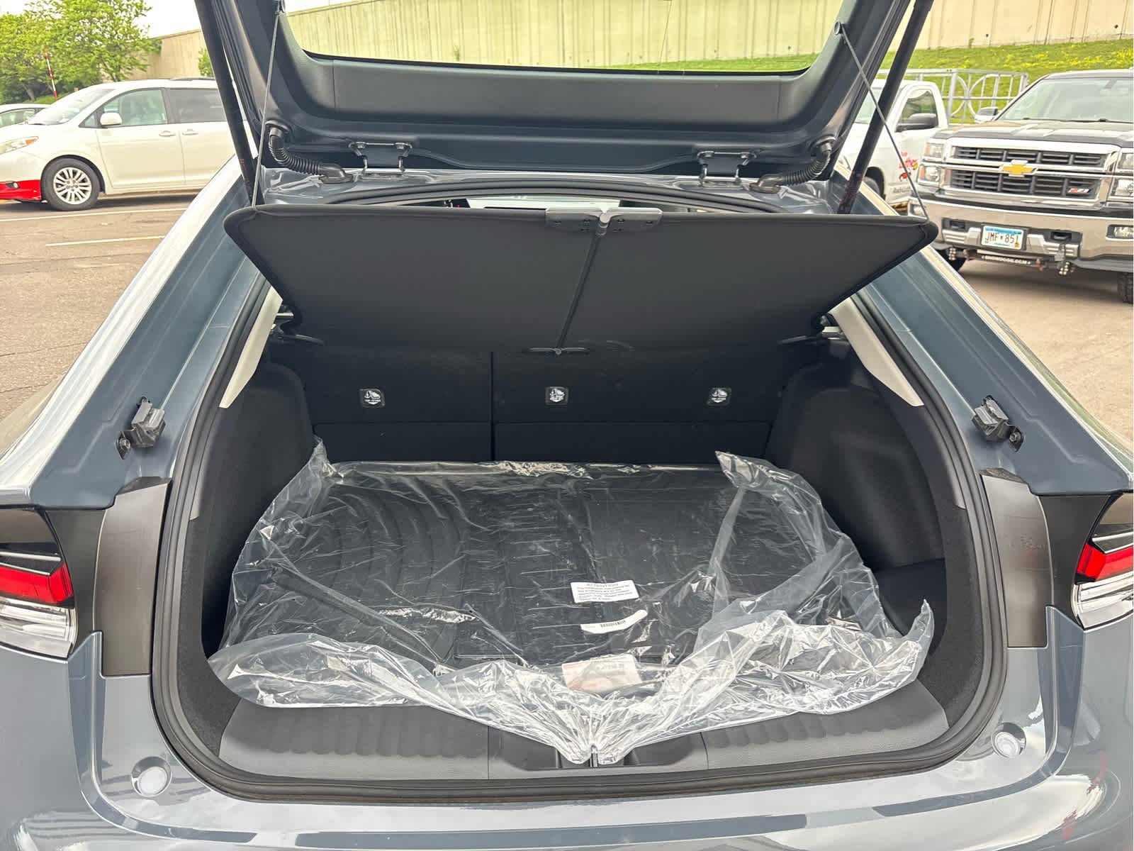 Used 2026 Toyota Prius XLE AWD/4WD image 5