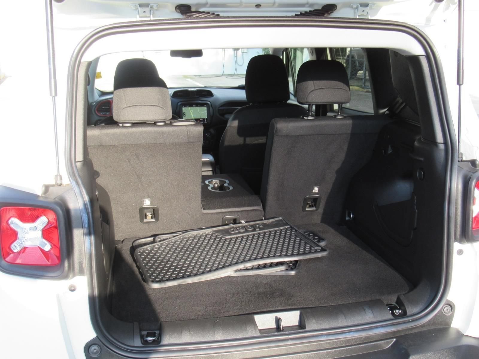 Certified 2022 Jeep Renegade Trailhawk AWD/4WD image 32