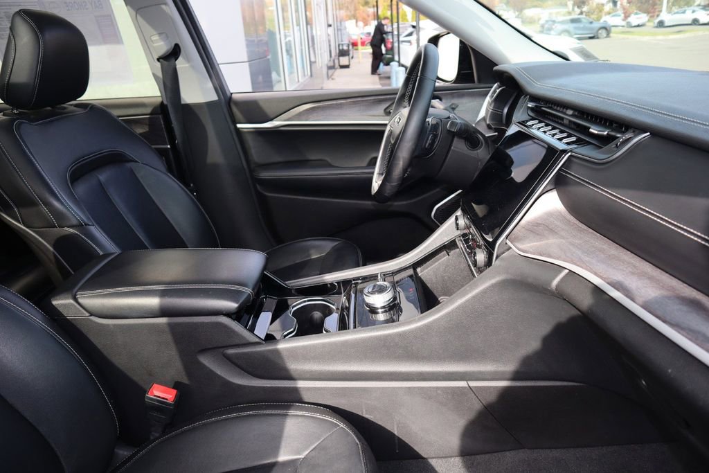 Used 2022 Jeep Grand Cherokee L Limited image 34