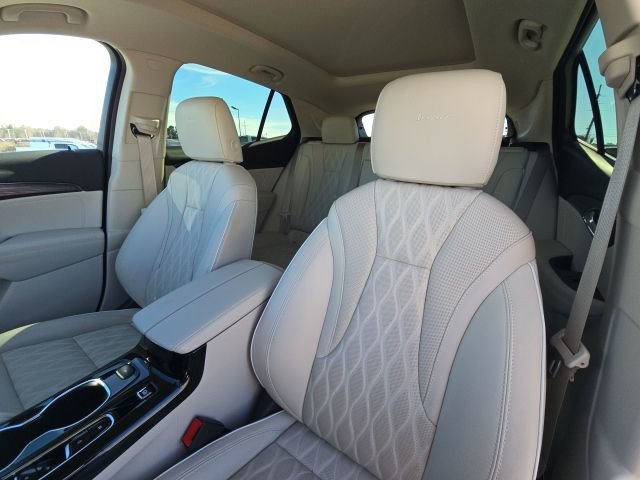 Used 2023 Buick Envision Avenir FWD image 24
