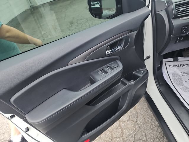 Used 2021 Honda Passport Sport image 17
