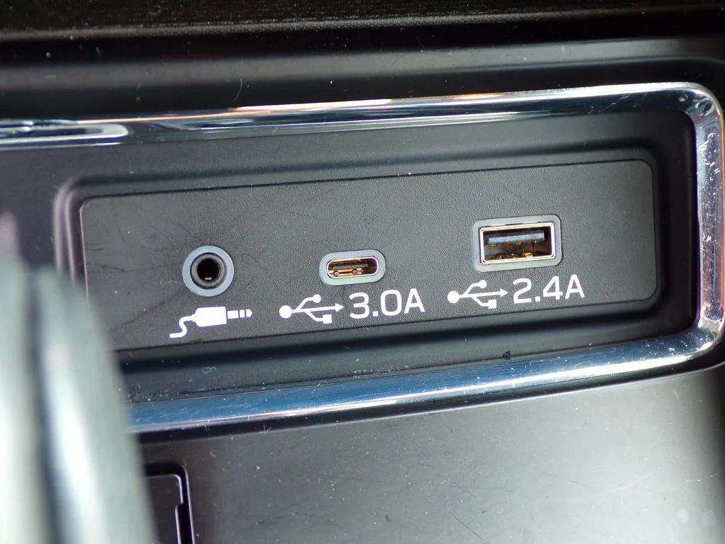 Used 2023 Subaru Ascent Limited AWD/4WD image 23