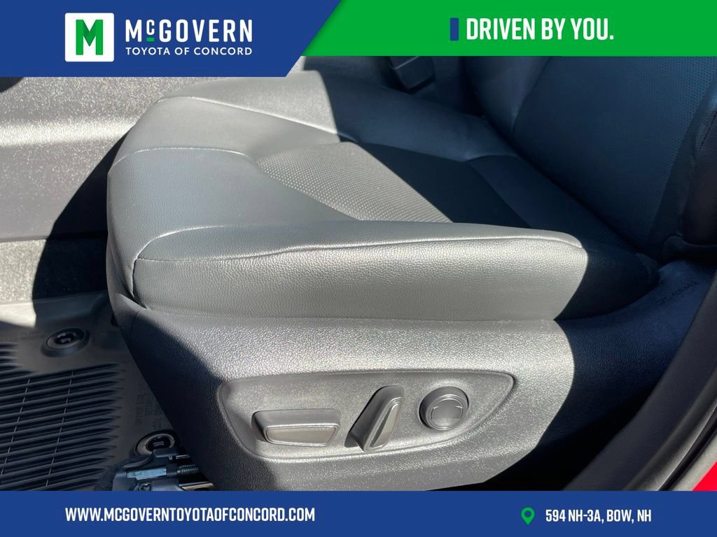 Used 2026 Toyota Grand Highlander AWD image 11