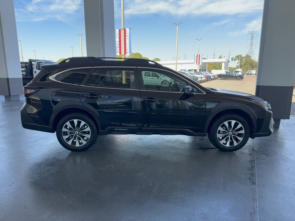 Used 2023 Subaru Outback Limited XT image 5