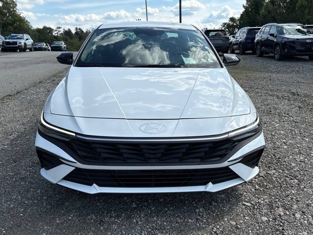 Used 2025 Hyundai Elantra SEL FWD image 8
