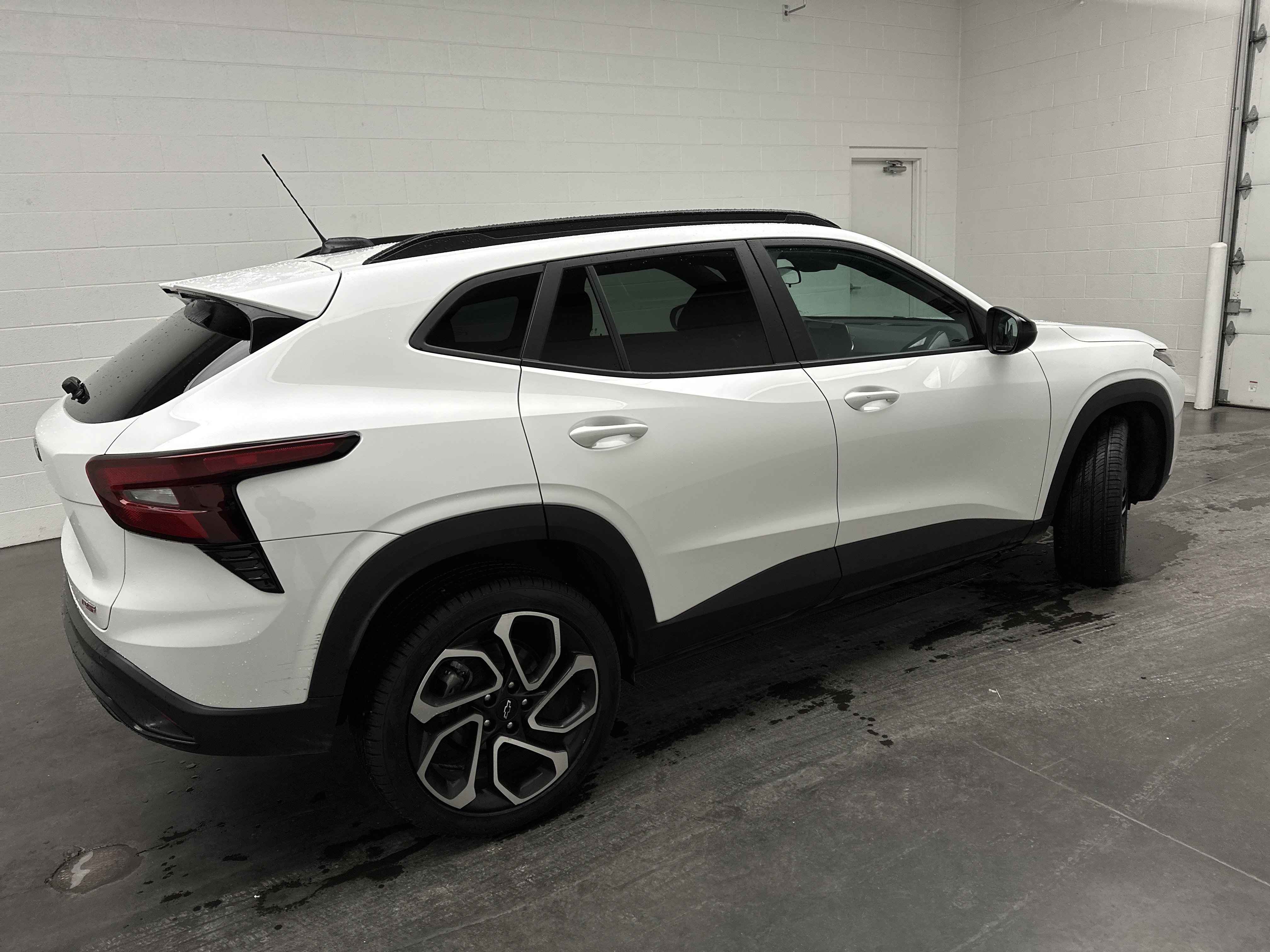 Used 2025 Chevrolet Trax RS w/ Driver Confidence Package image 9