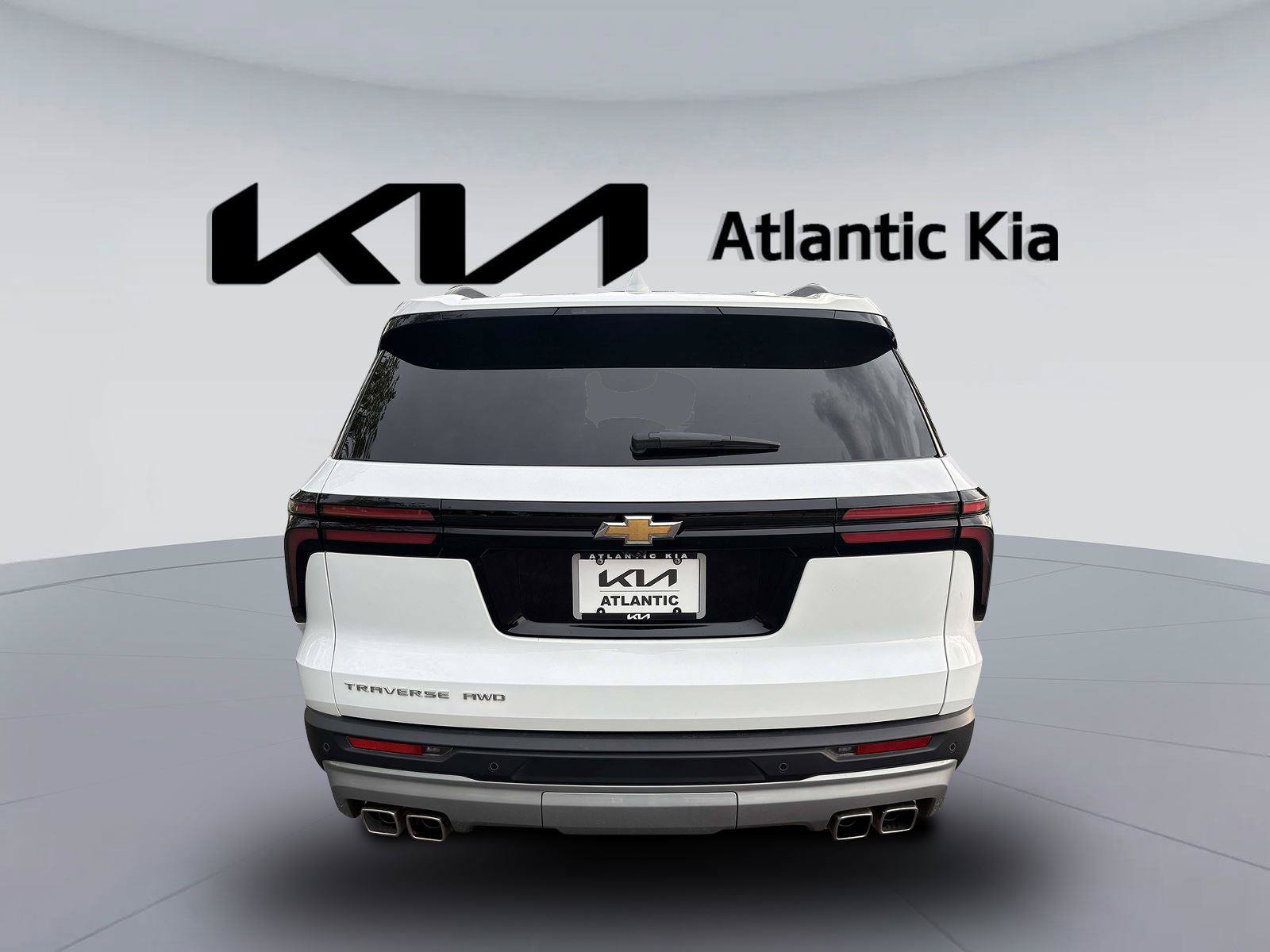 Used 2025 Chevrolet Traverse LT w/ Driver Confidence Package AWD/4WD image 7
