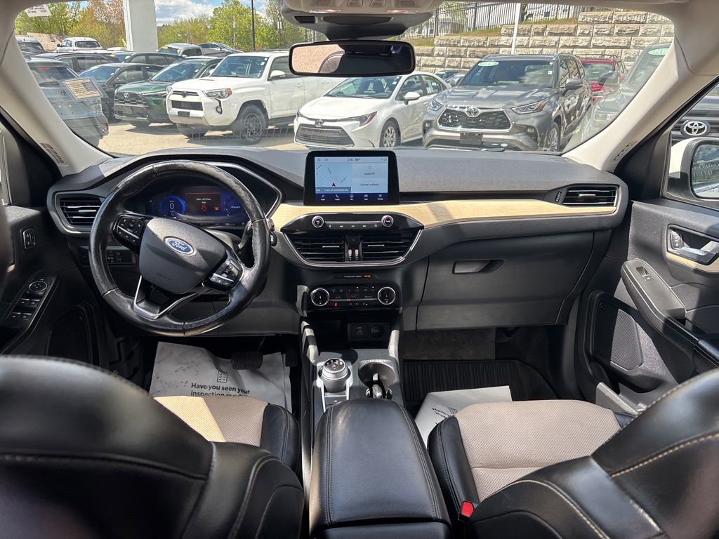 Used 2022 Ford Escape Titanium w/ Titanium Elite Package AWD/4WD image 10